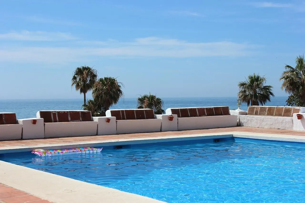 Mansion Alhamar - 2 Bedroom, Frontline Beach, Mountain Views, Full Size Pool, Tennis Courts, Close To Shops, On-Site Bar & Chiringuito Sitio de Calahonda