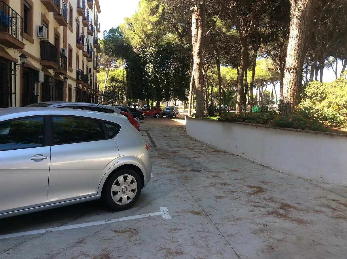 Apartment Mansion Alhamar - 2 Bedroom, Frontline Beach, Mountain Views, Full Size Pool, Tennis Courts, Close To Shops, On-Site Bar & Chiringuito Sitio de Calahonda Spain